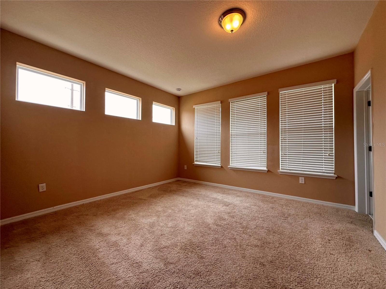 Image 11 of 23 For 1610 Mohegan Boulevard