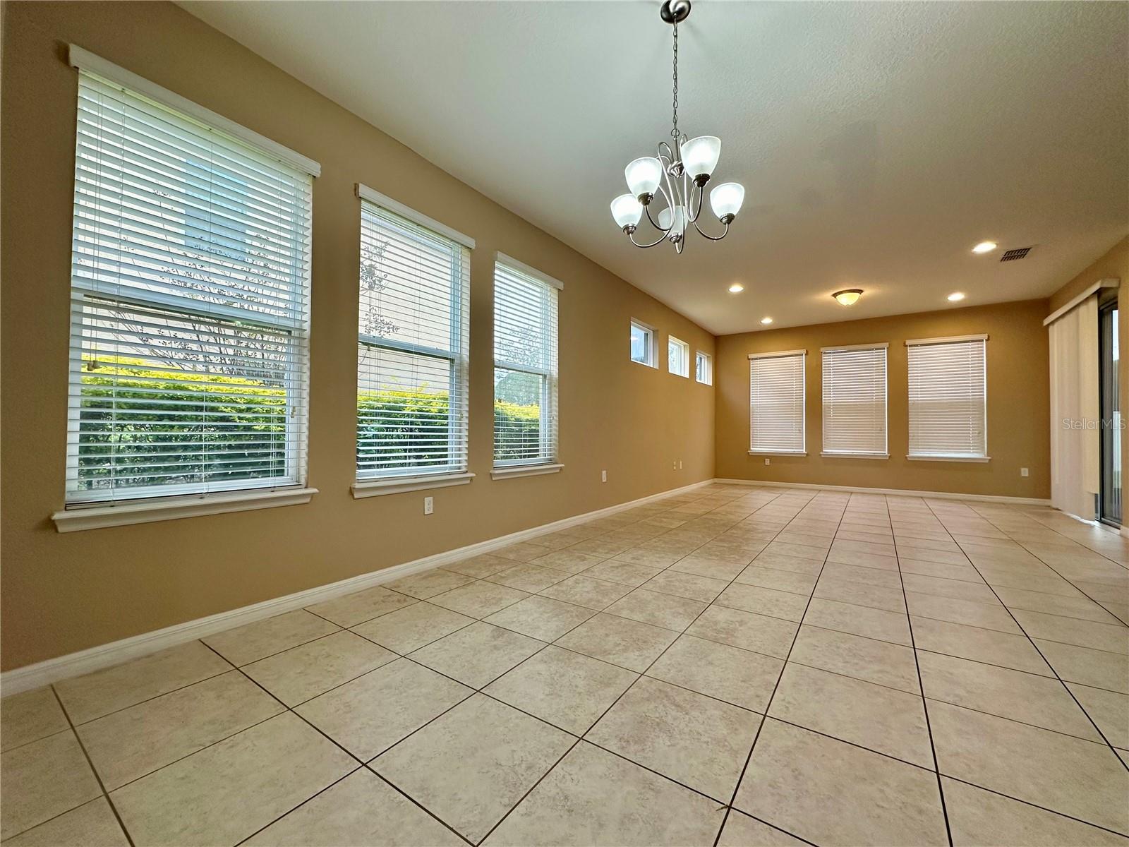 Image 2 of 23 For 1610 Mohegan Boulevard