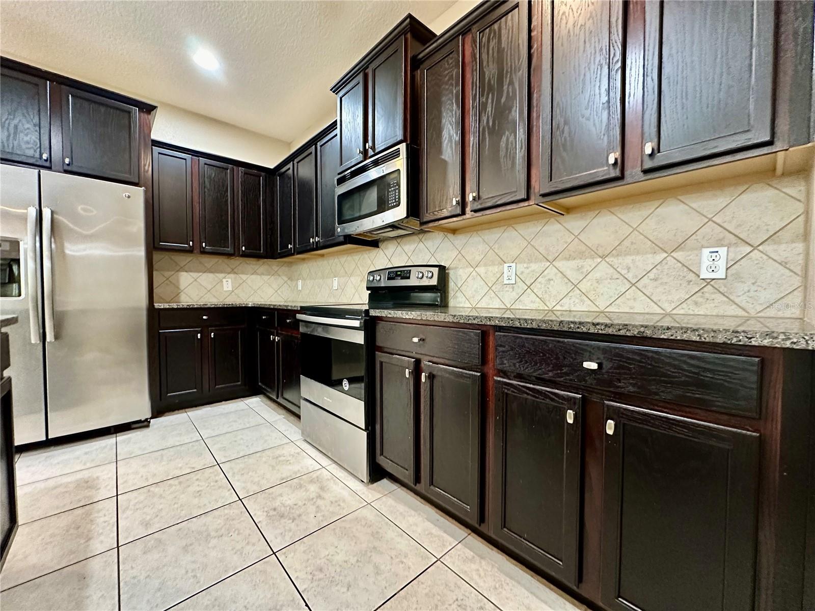 Image 8 of 23 For 1610 Mohegan Boulevard
