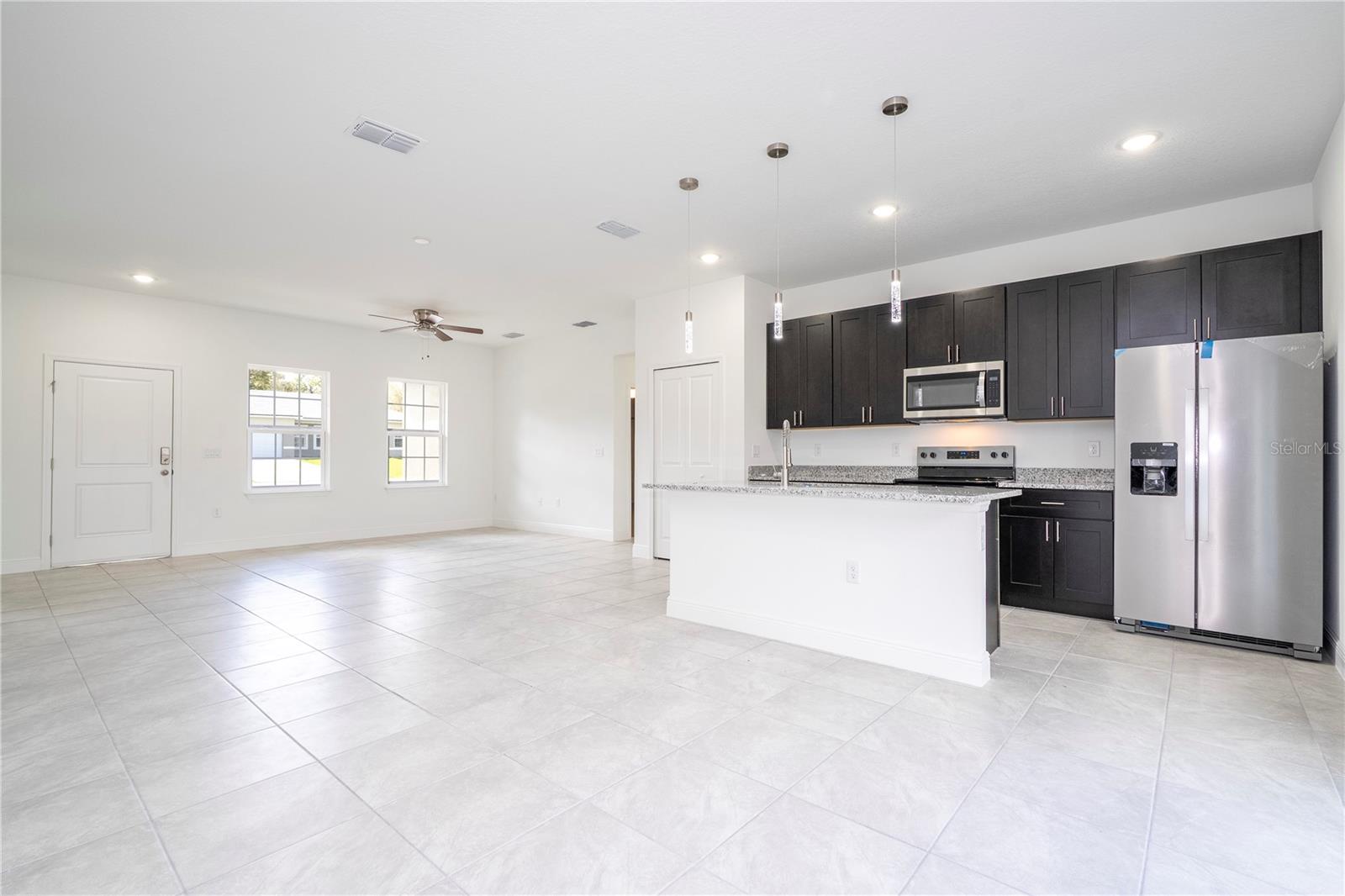 Listing photo id 12 for 2901 Redgate Drive