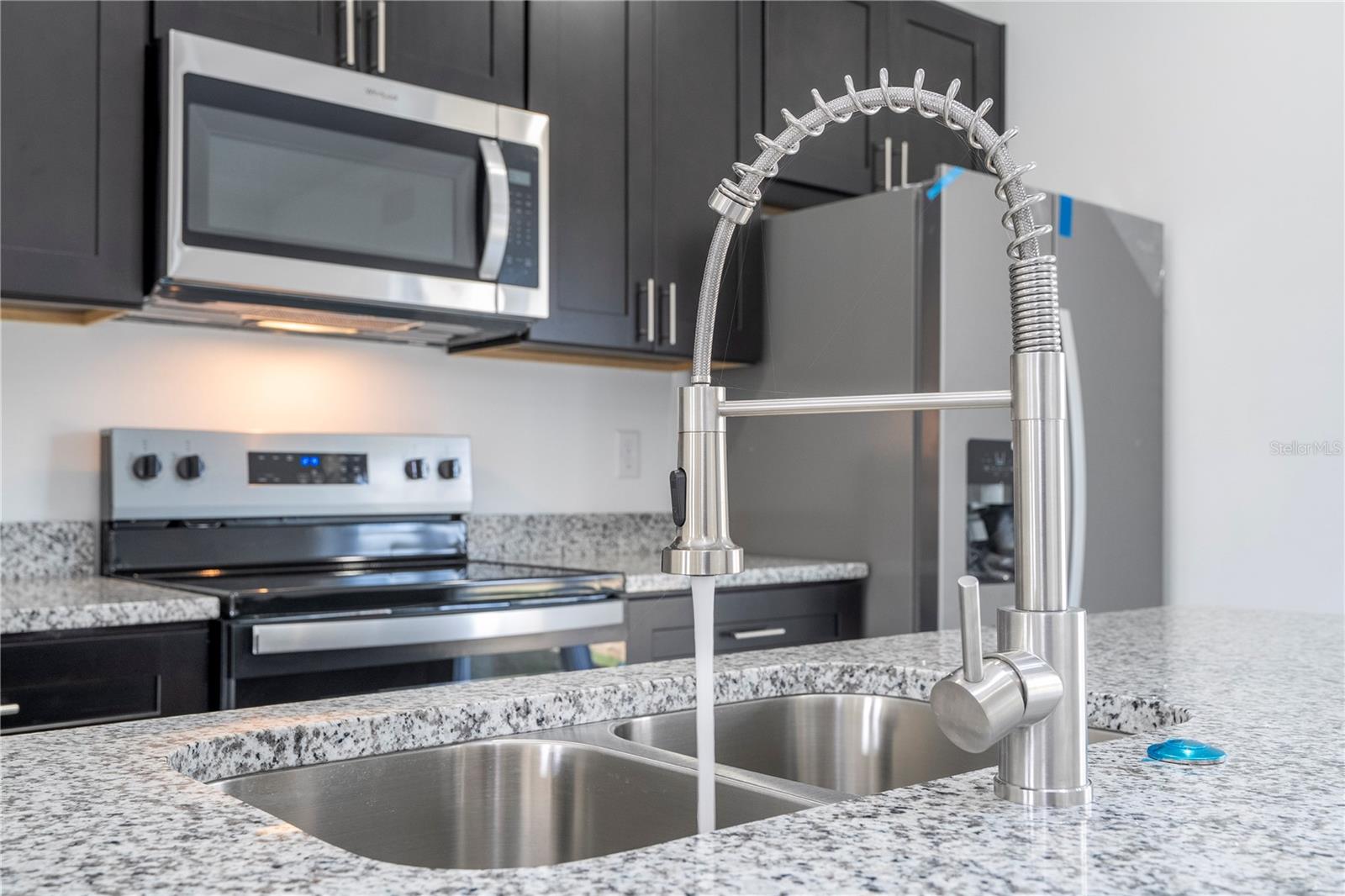 Listing photo id 14 for 2901 Redgate Drive