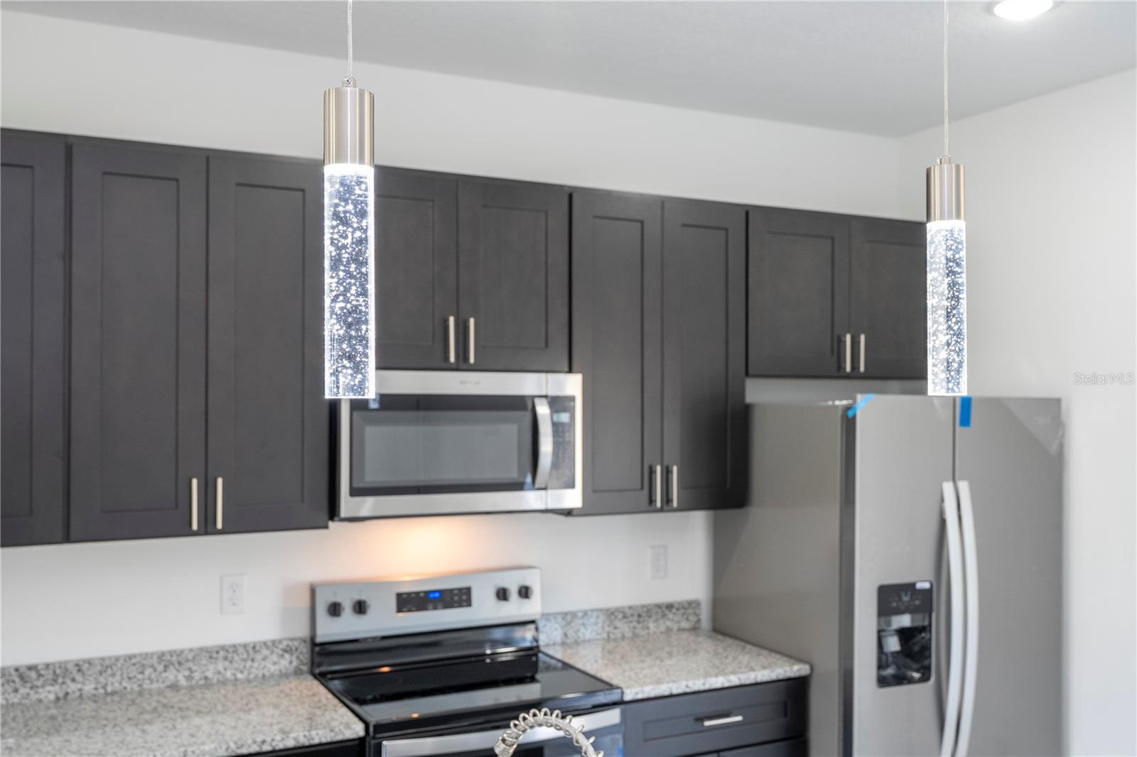 Listing photo id 15 for 2901 Redgate Drive