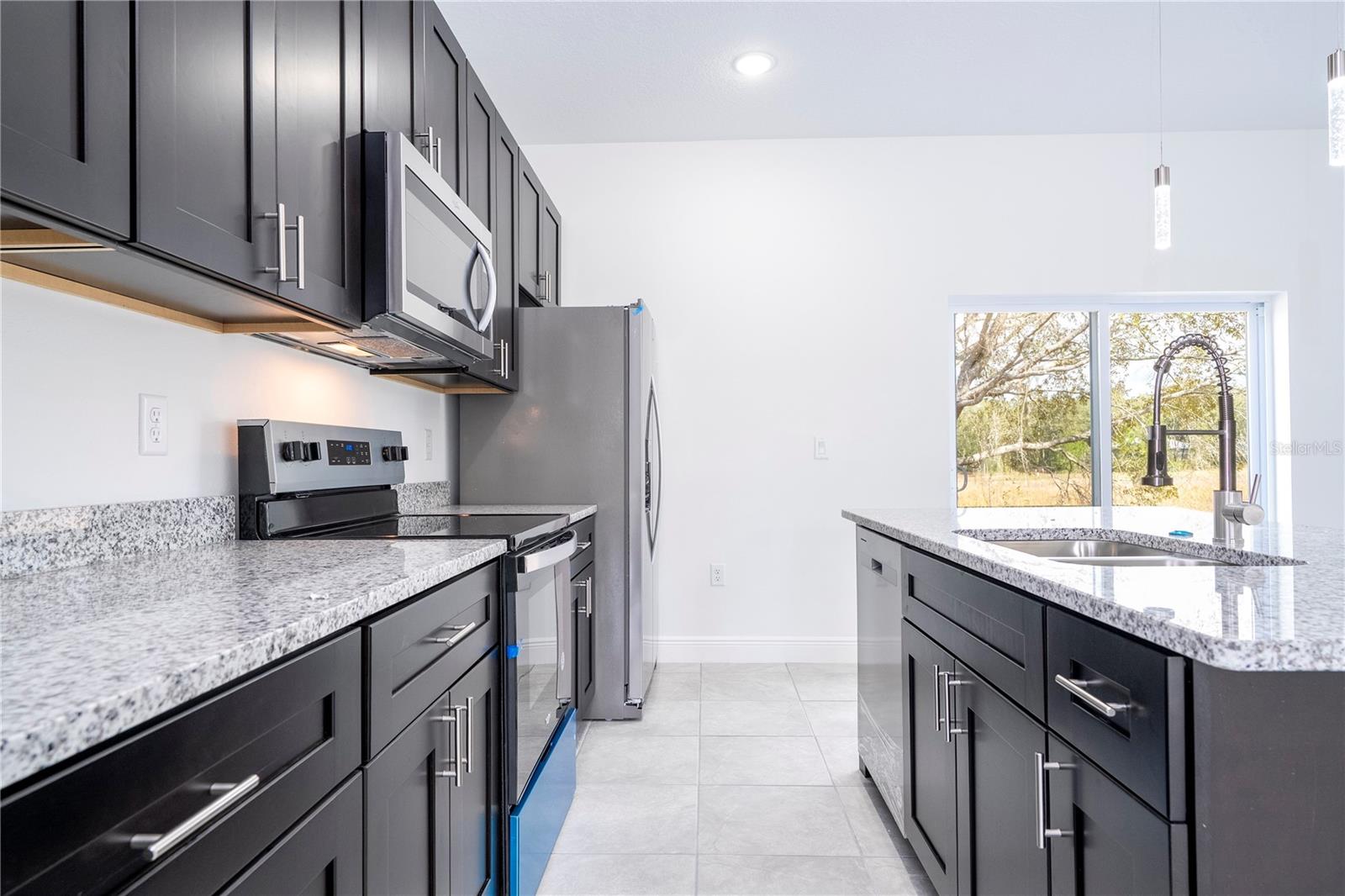 Listing photo id 17 for 2901 Redgate Drive