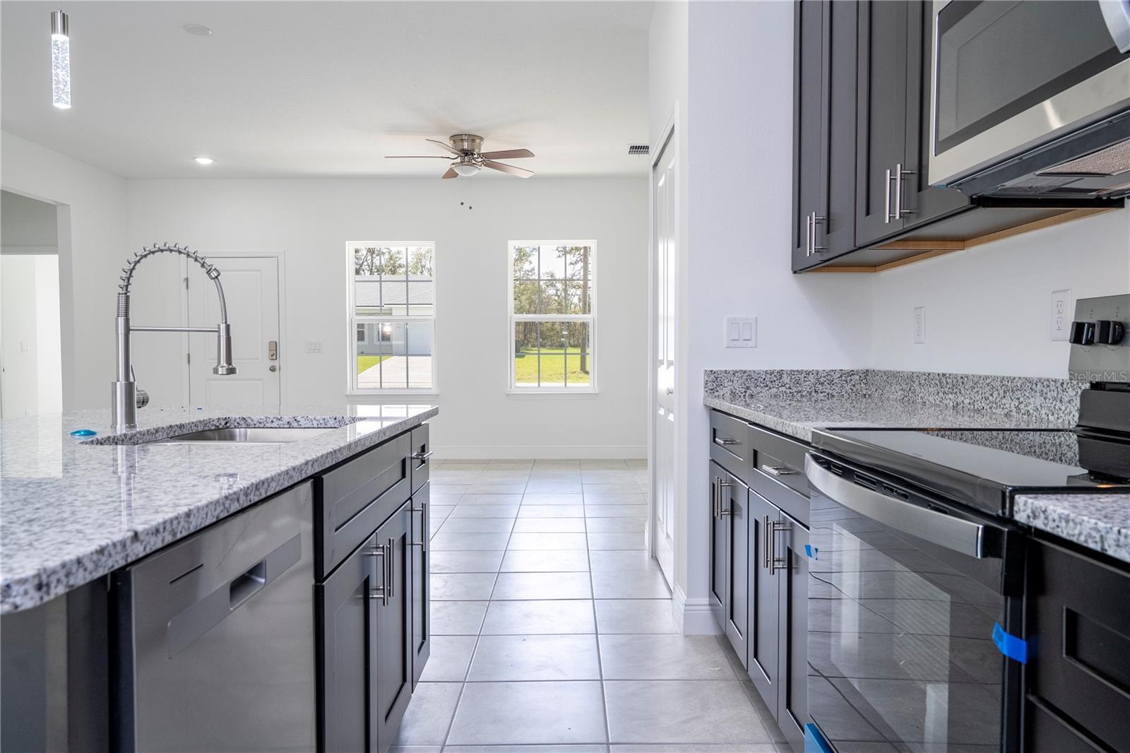 Listing photo id 19 for 2901 Redgate Drive