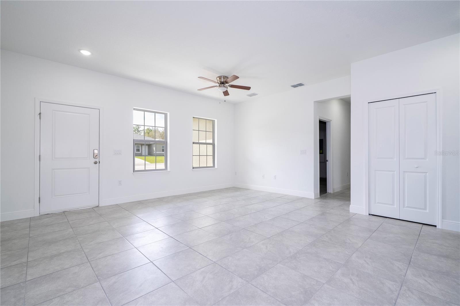Listing photo id 22 for 2901 Redgate Drive