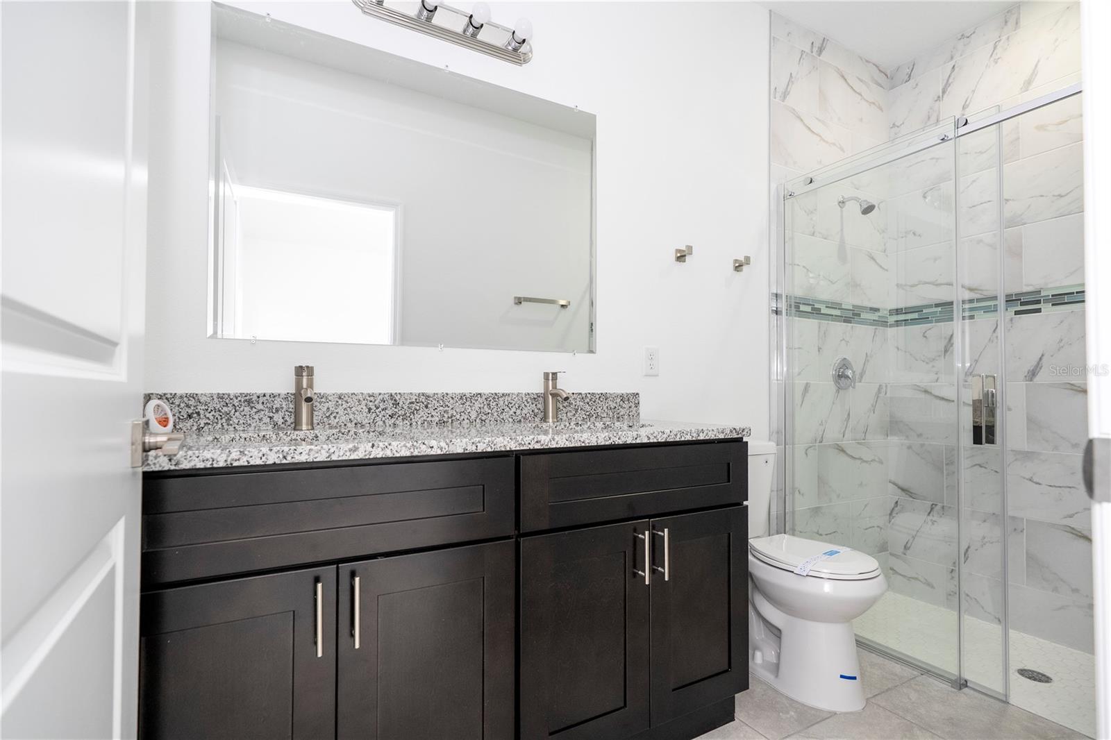 Listing photo id 34 for 2901 Redgate Drive