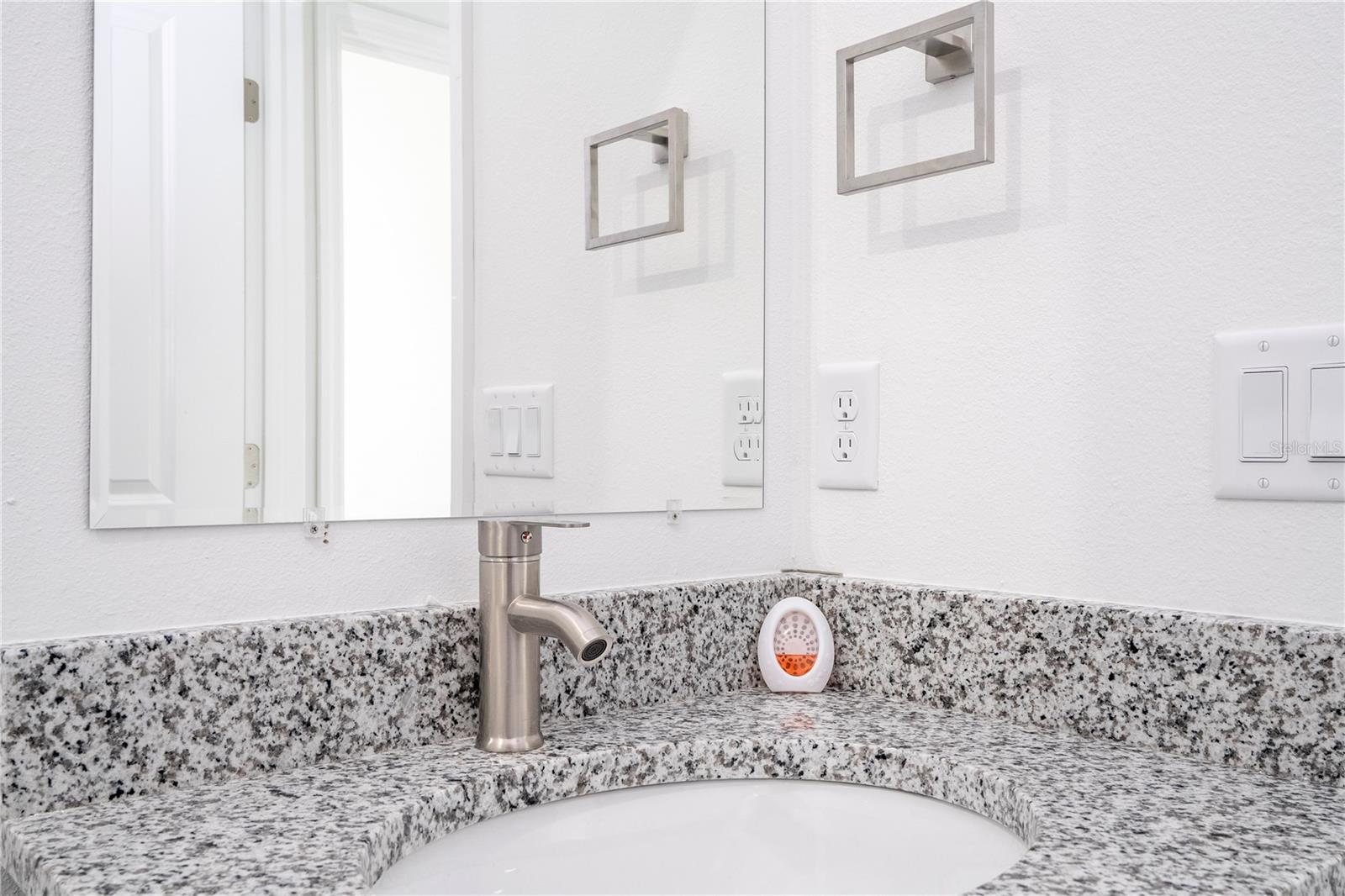 Listing photo id 45 for 2901 Redgate Drive