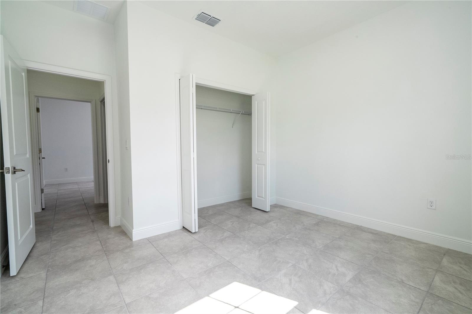 Listing photo id 47 for 2901 Redgate Drive