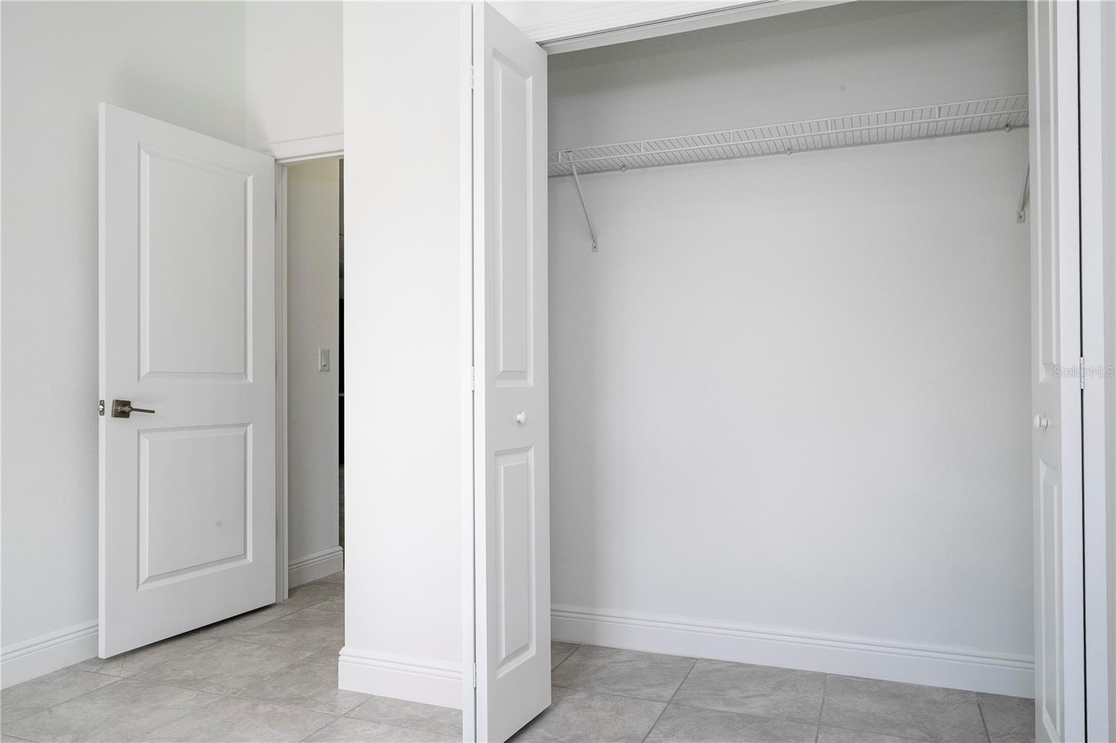 Listing photo id 48 for 2901 Redgate Drive