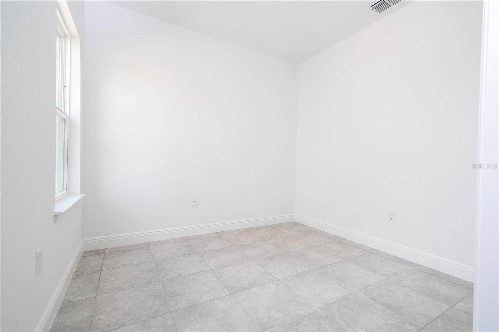 Listing photo id 53 for 2901 Redgate Drive