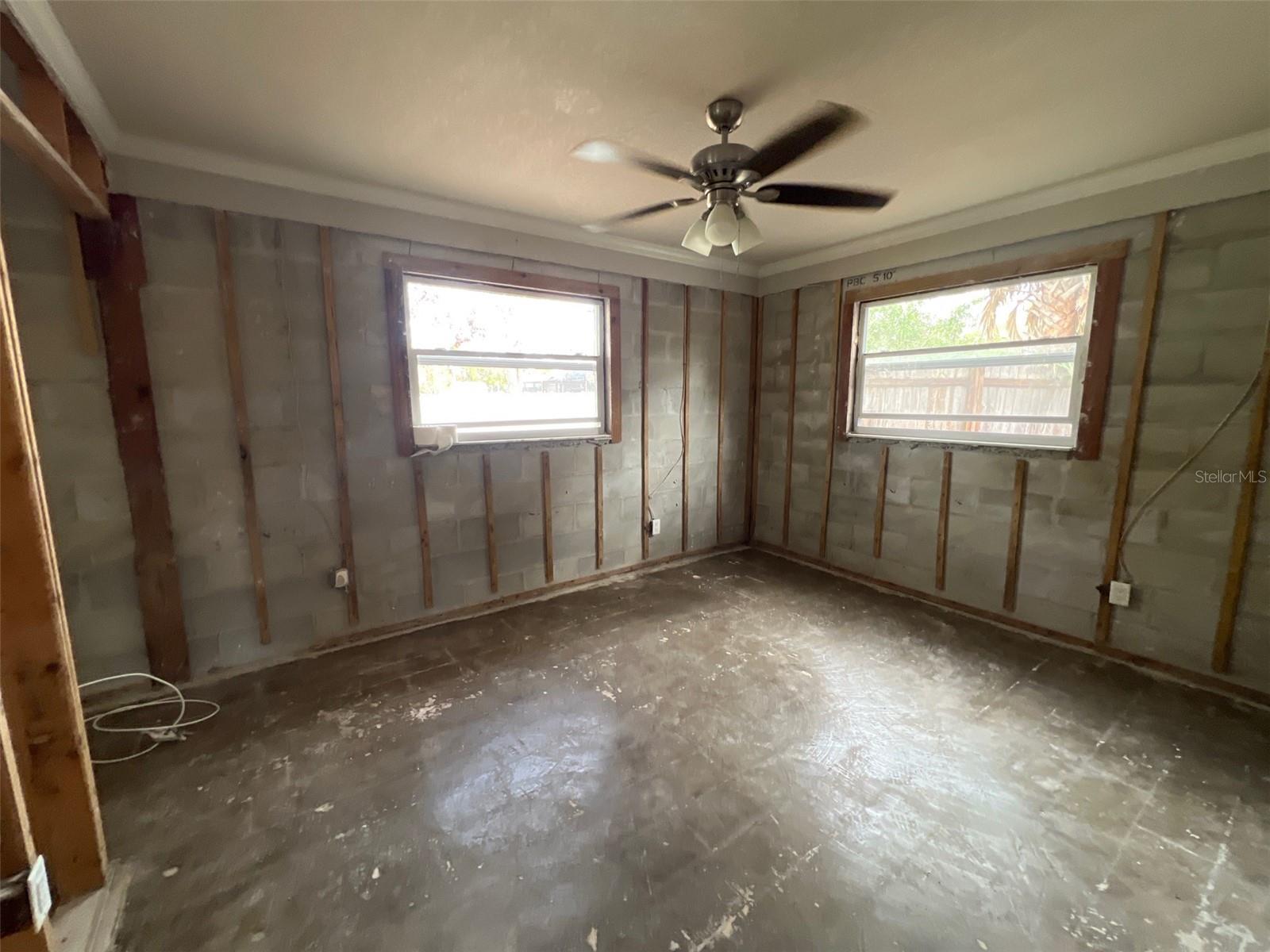 Image 13 of 21 For 4247 Helena Street Ne