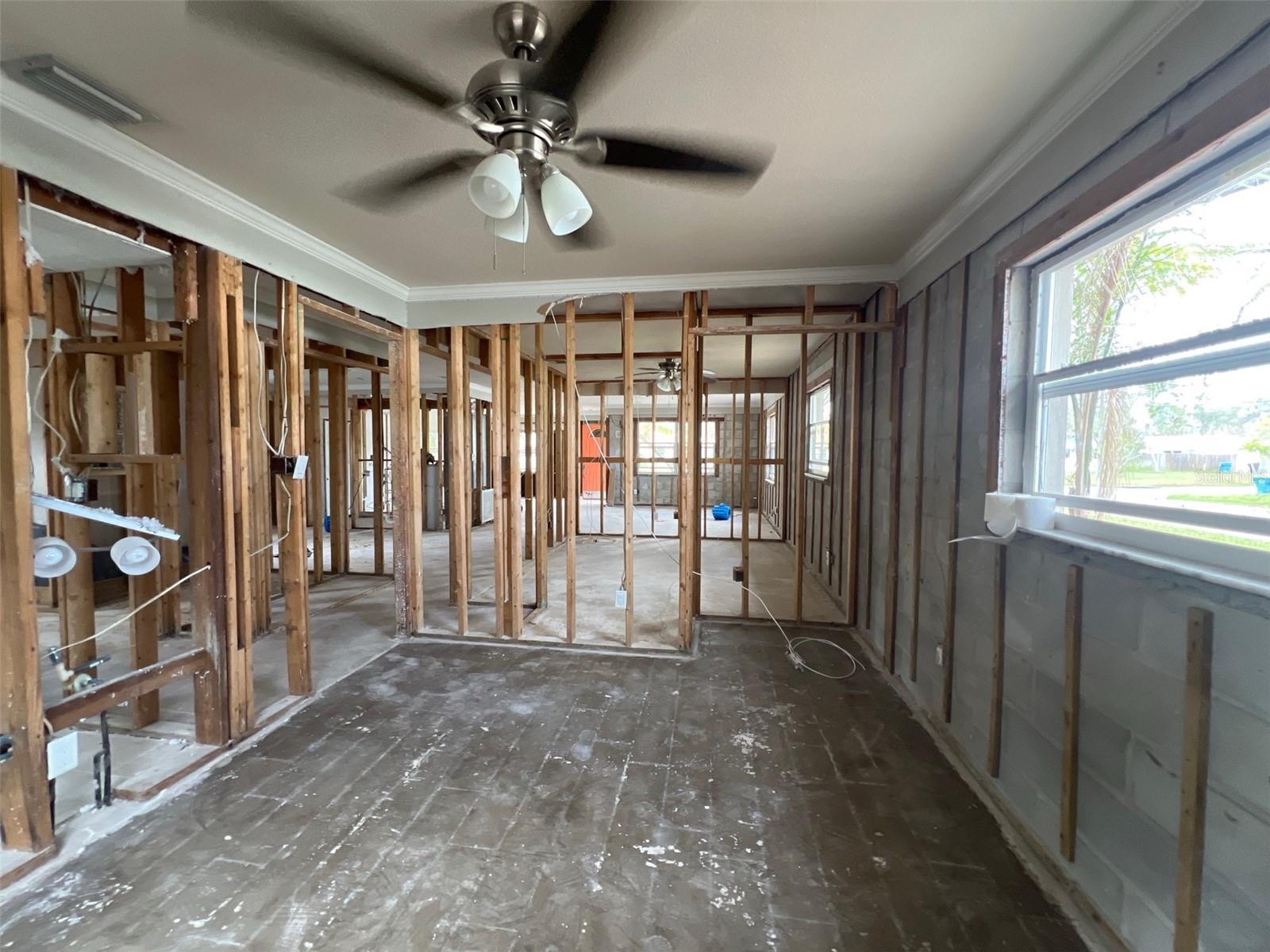 Image 14 of 21 For 4247 Helena Street Ne