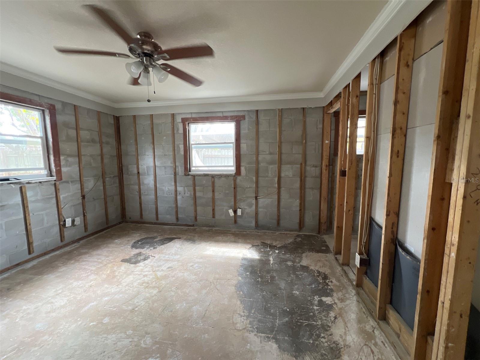 Image 16 of 21 For 4247 Helena Street Ne