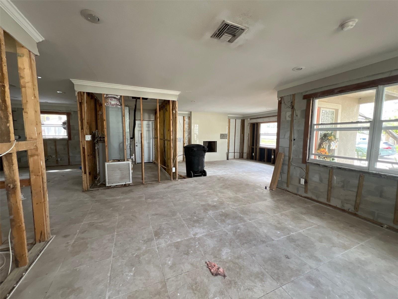 Image 7 of 21 For 4247 Helena Street Ne