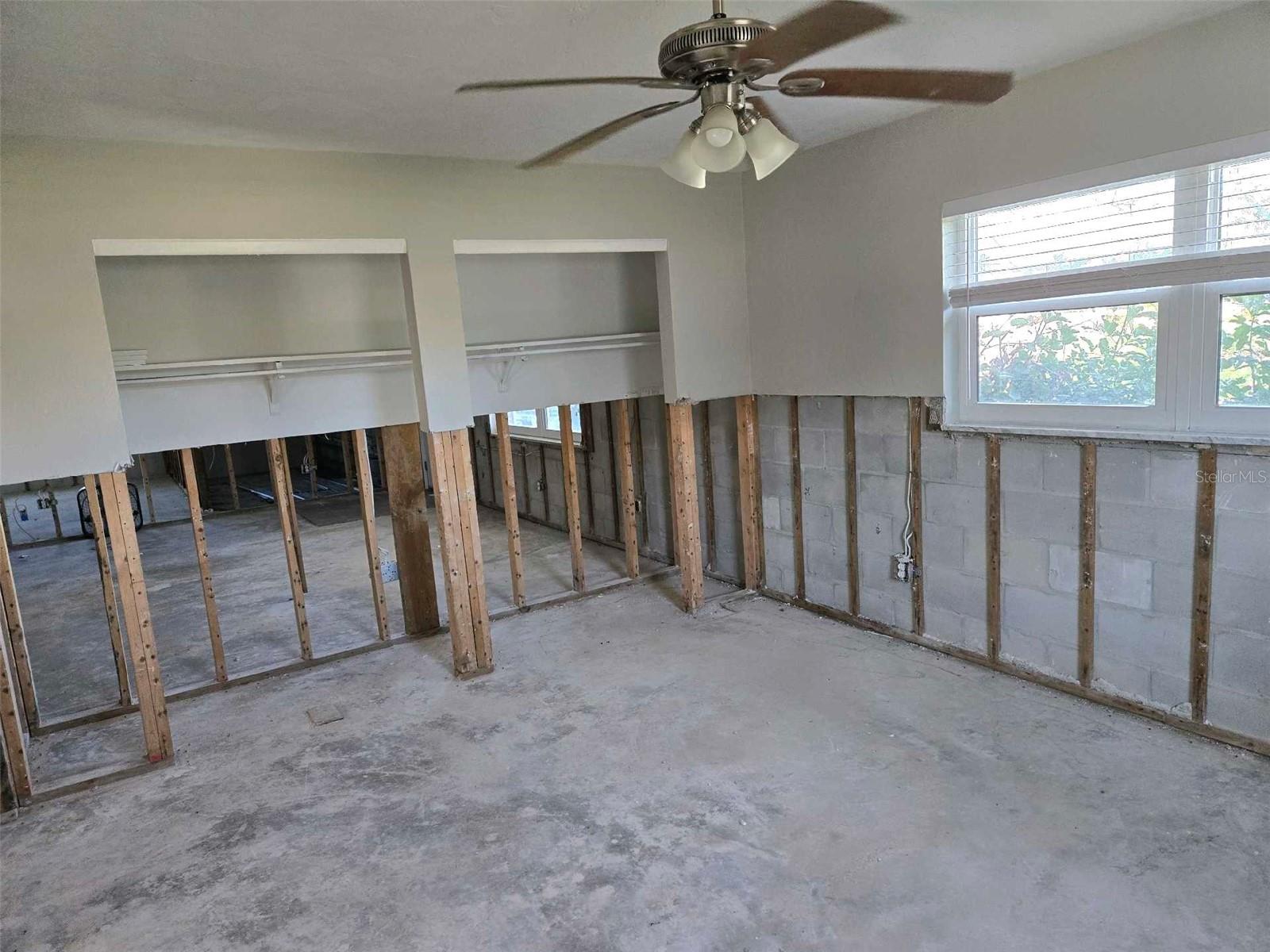 Listing photo id 1 for 4706 Lansing Street Ne
