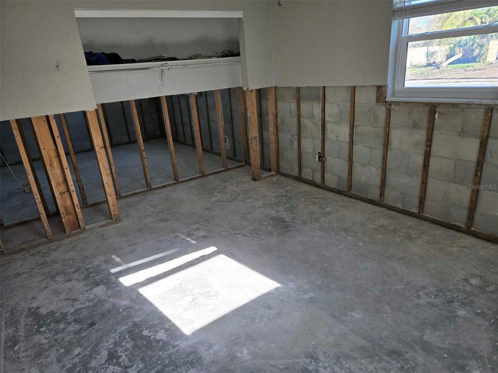 Listing photo id 4 for 4706 Lansing Street Ne