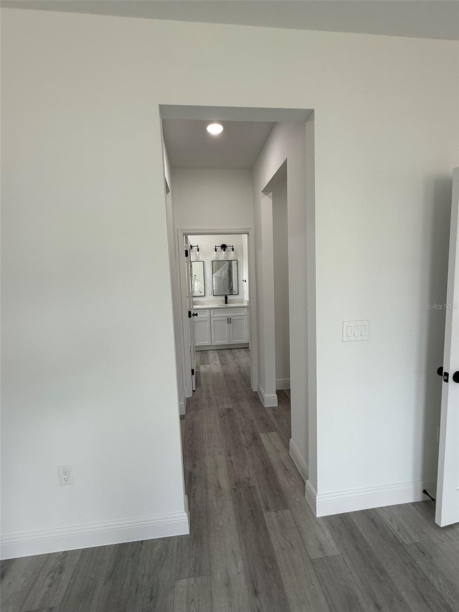 Image 10 of 38 For 2703 Sw 162nd Street Road