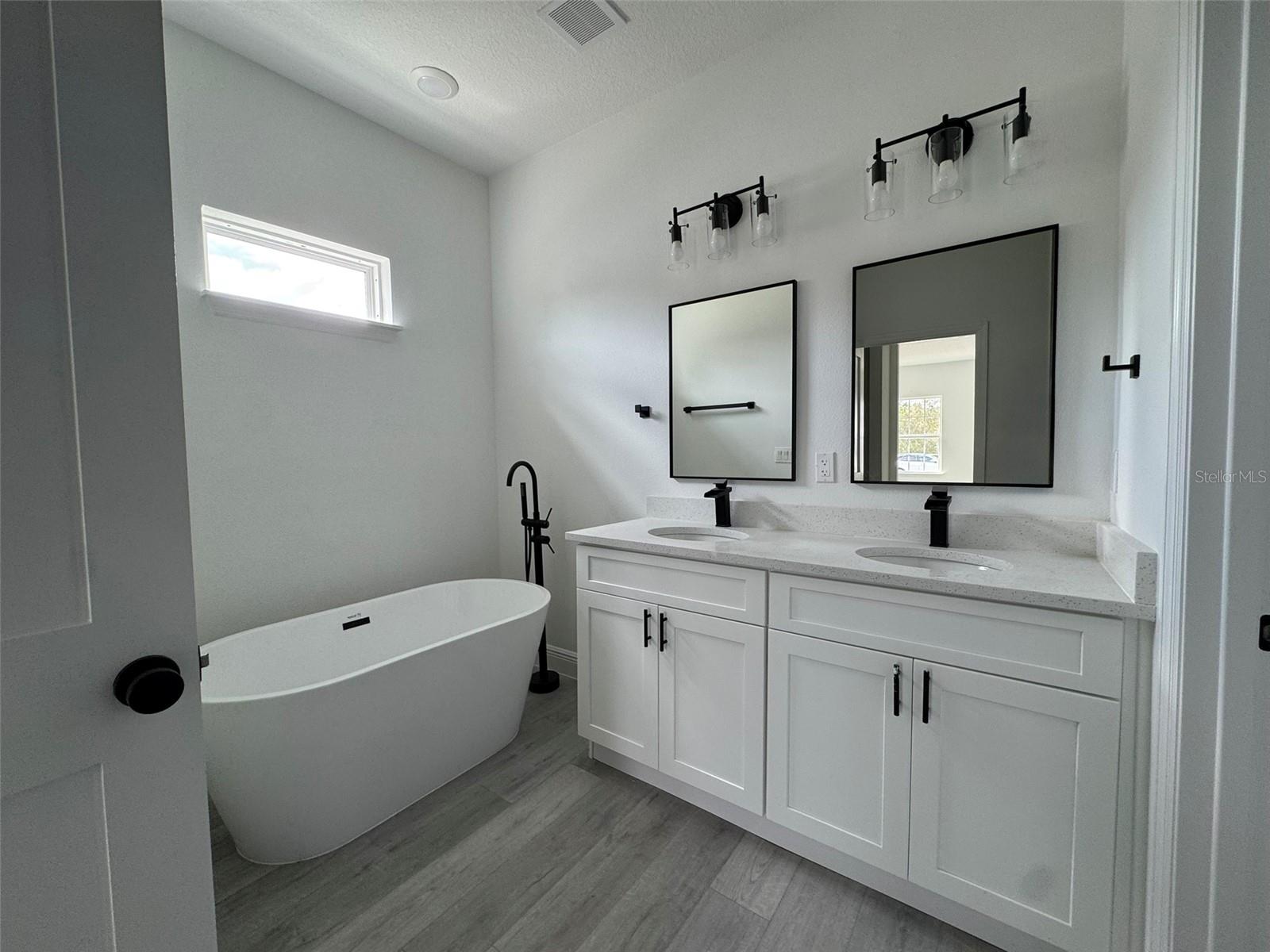 Image 13 of 38 For 2703 Sw 162nd Street Road