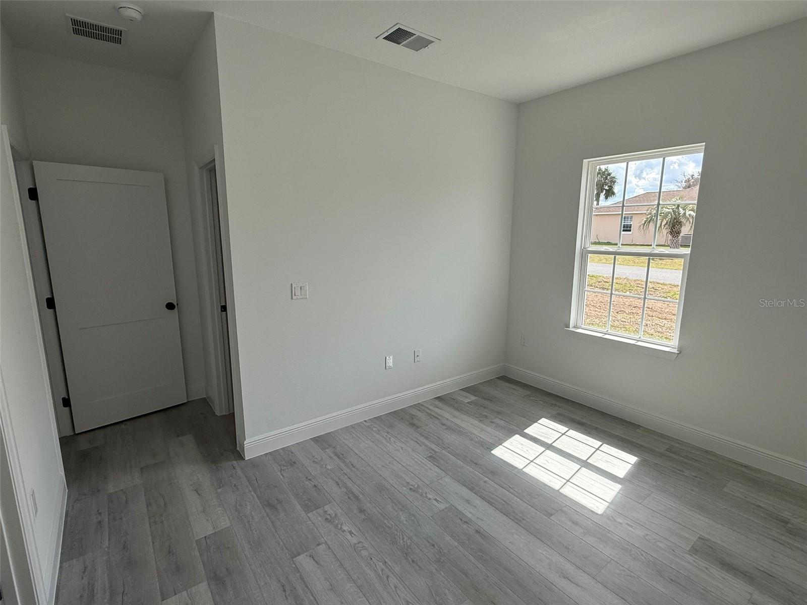 Image 23 of 38 For 2703 Sw 162nd Street Road