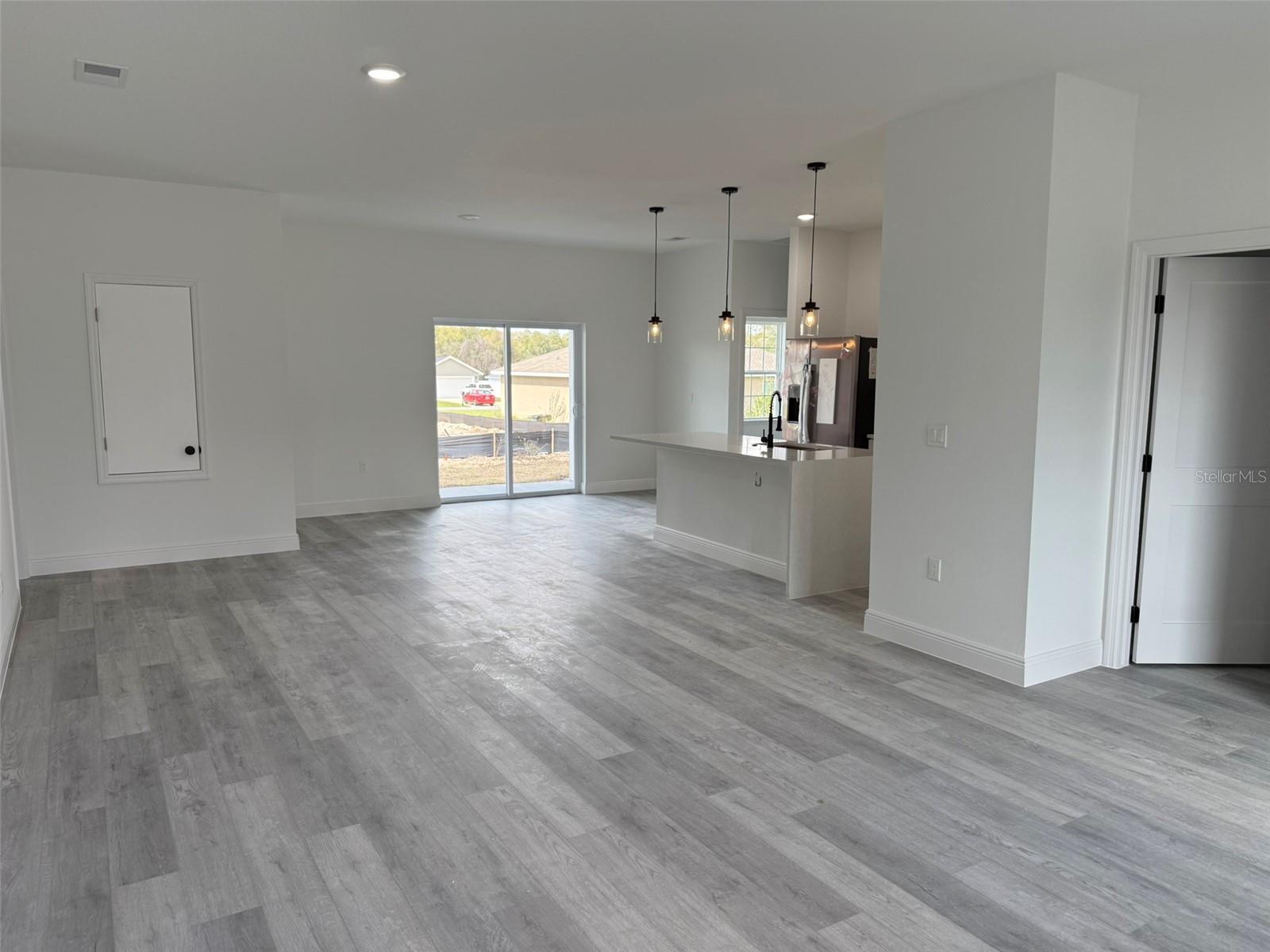 Image 3 of 38 For 2703 Sw 162nd Street Road