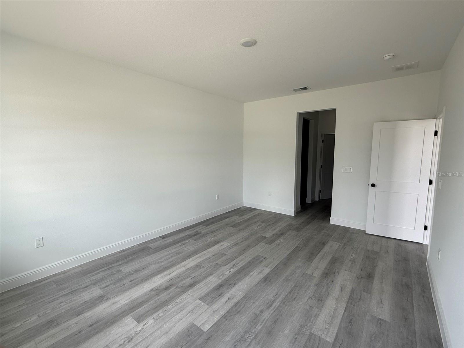 Image 7 of 38 For 2703 Sw 162nd Street Road
