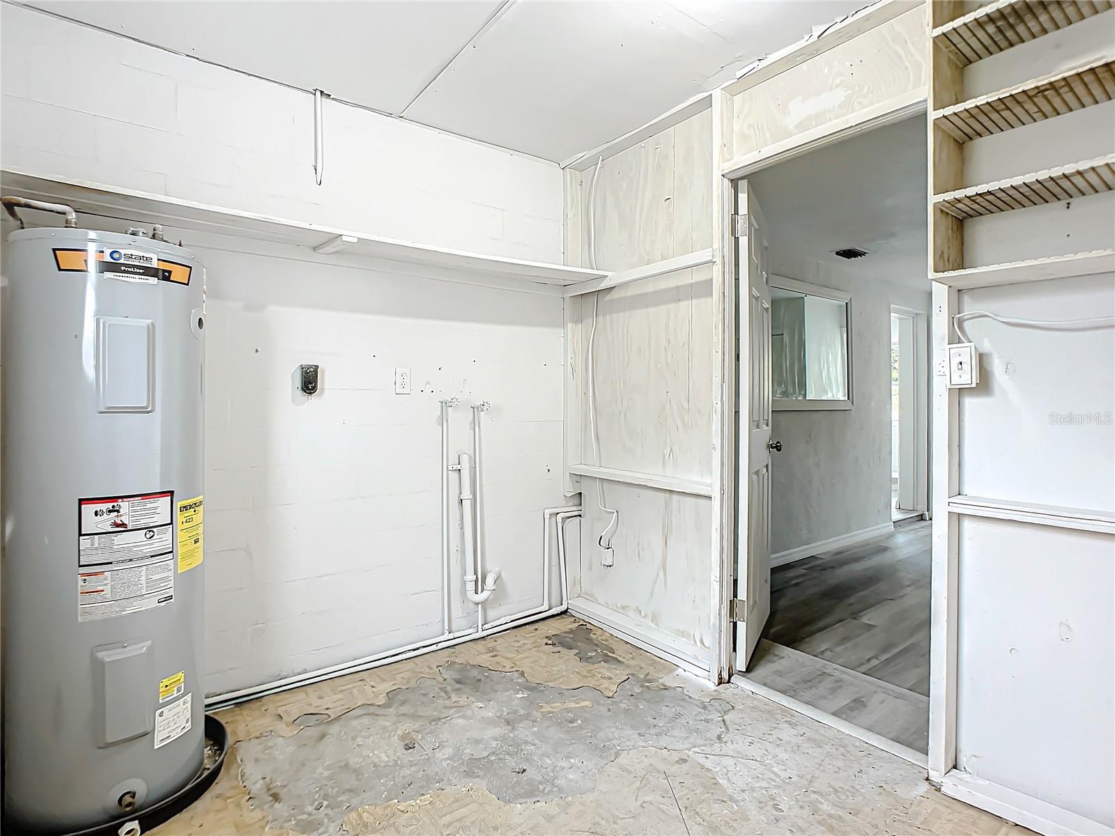 Image 46 of 63 For 933 Marion Street