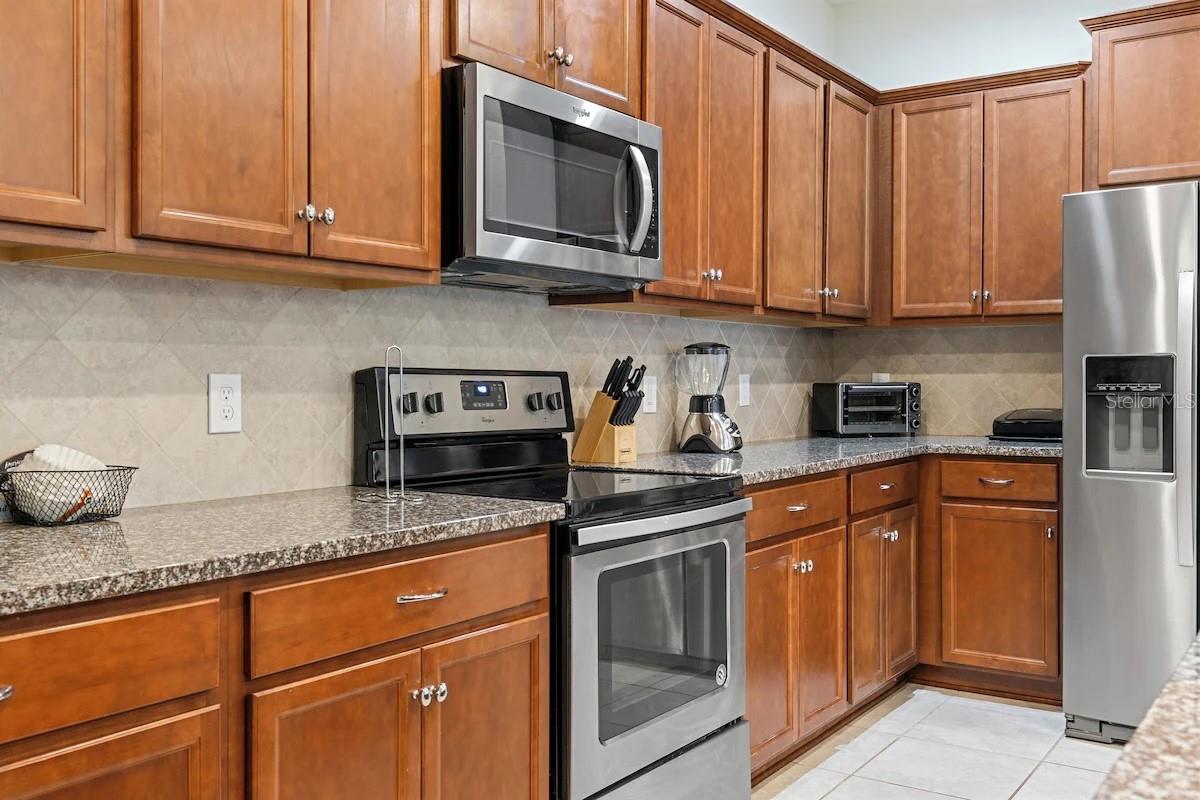 Image 4 of 61 For 8879 Geneve Court