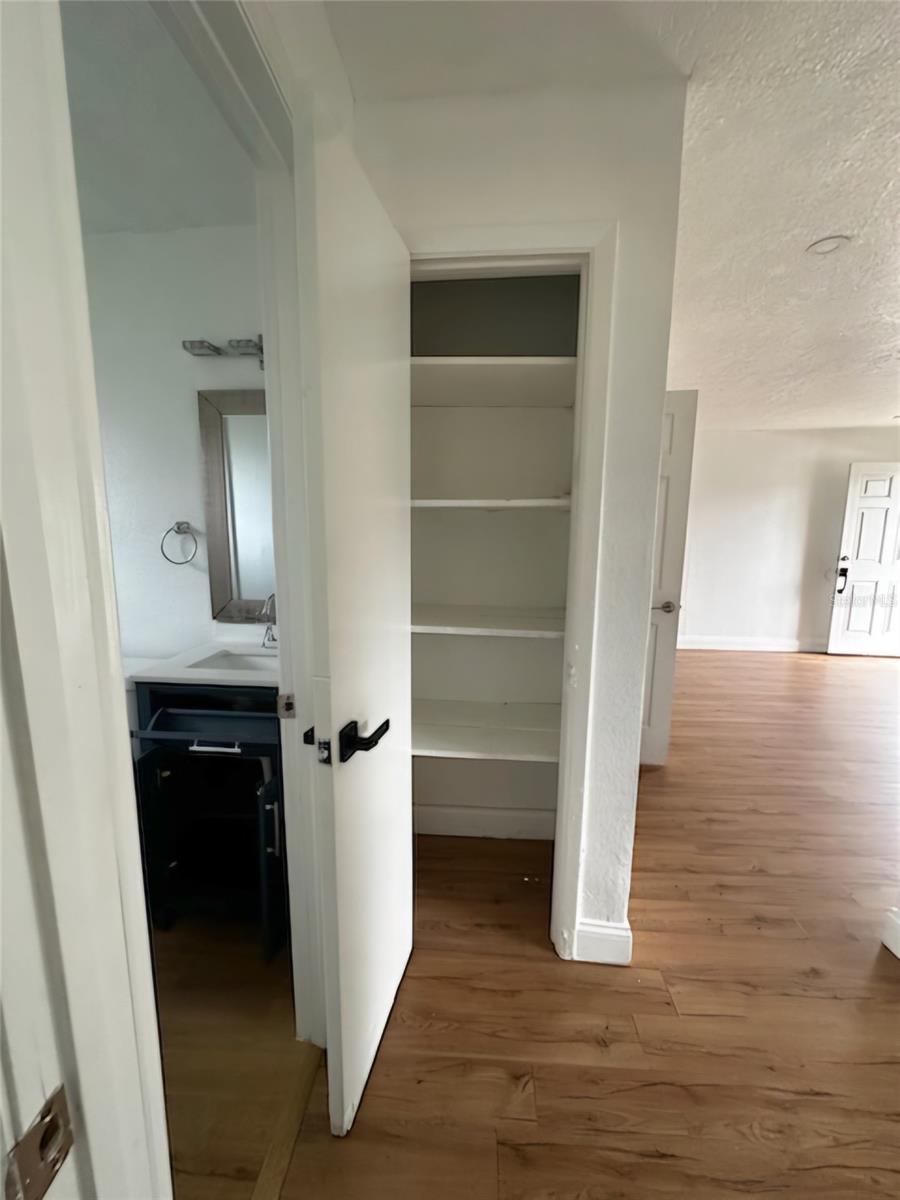 Image 6 of 11 For 813 Jefferson Street 2