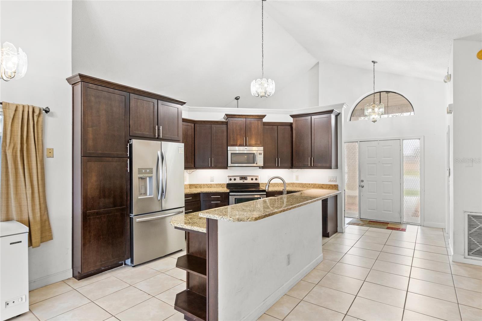 Image 16 of 35 For 100 Honeywood Court