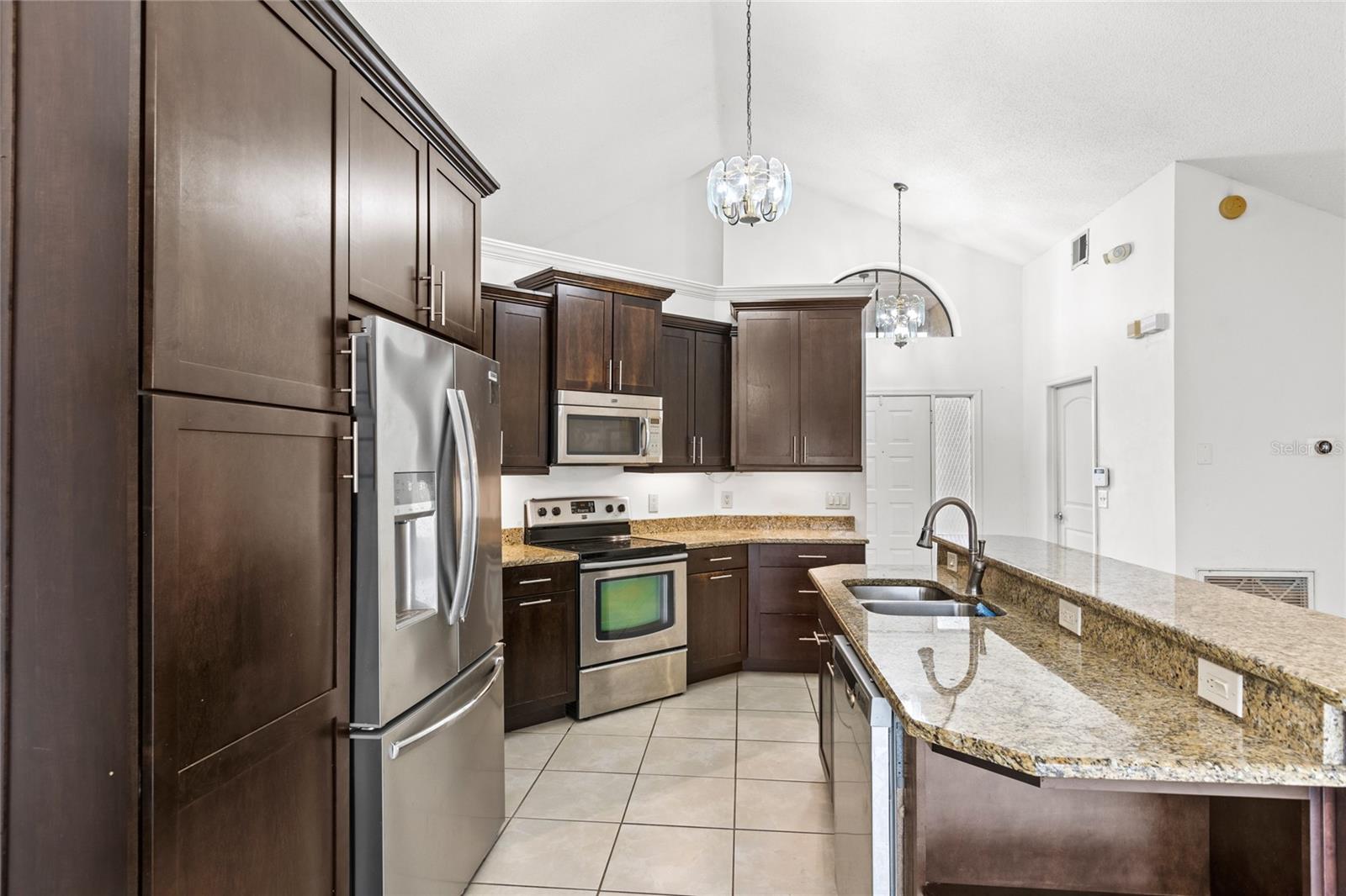 Image 17 of 35 For 100 Honeywood Court