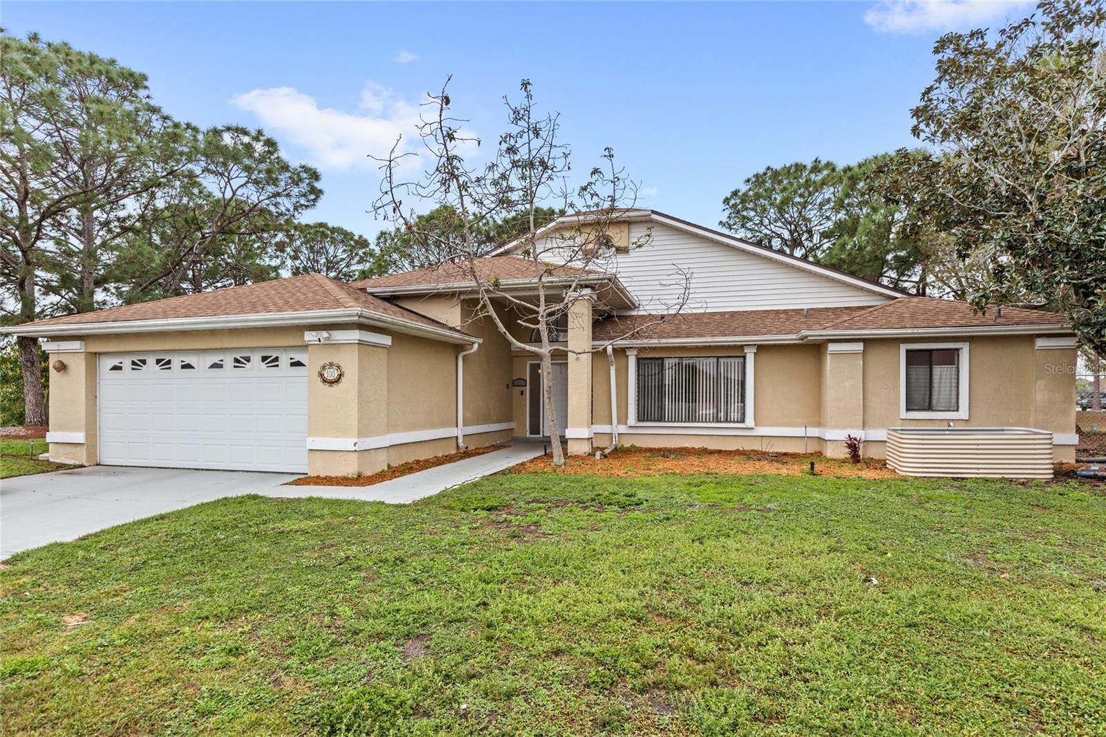 Image 2 of 35 For 100 Honeywood Court