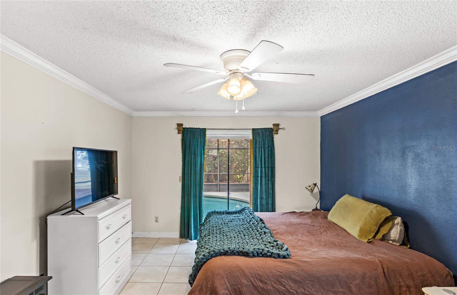 Image 21 of 35 For 100 Honeywood Court