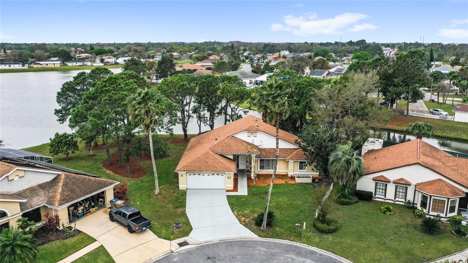 Image 3 of 35 For 100 Honeywood Court