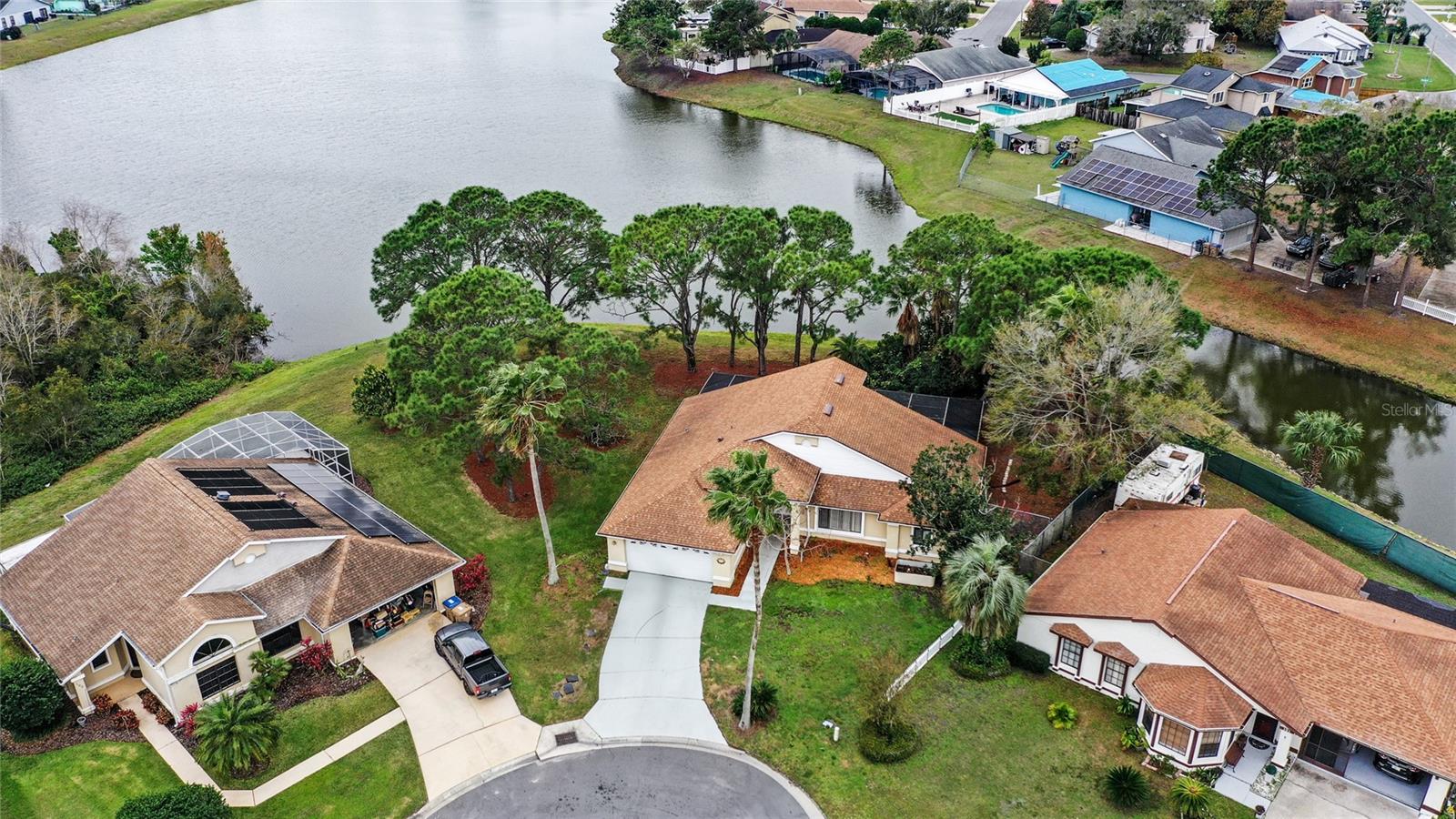 Image 4 of 35 For 100 Honeywood Court