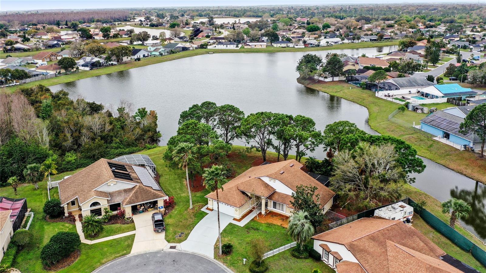 Image 5 of 35 For 100 Honeywood Court