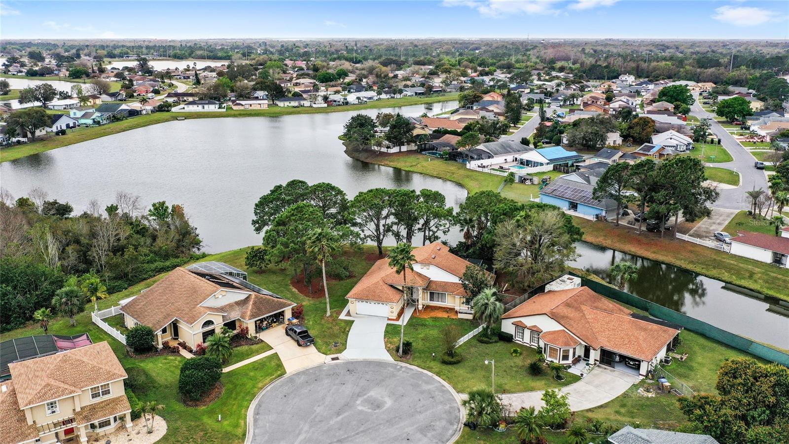Image 6 of 35 For 100 Honeywood Court