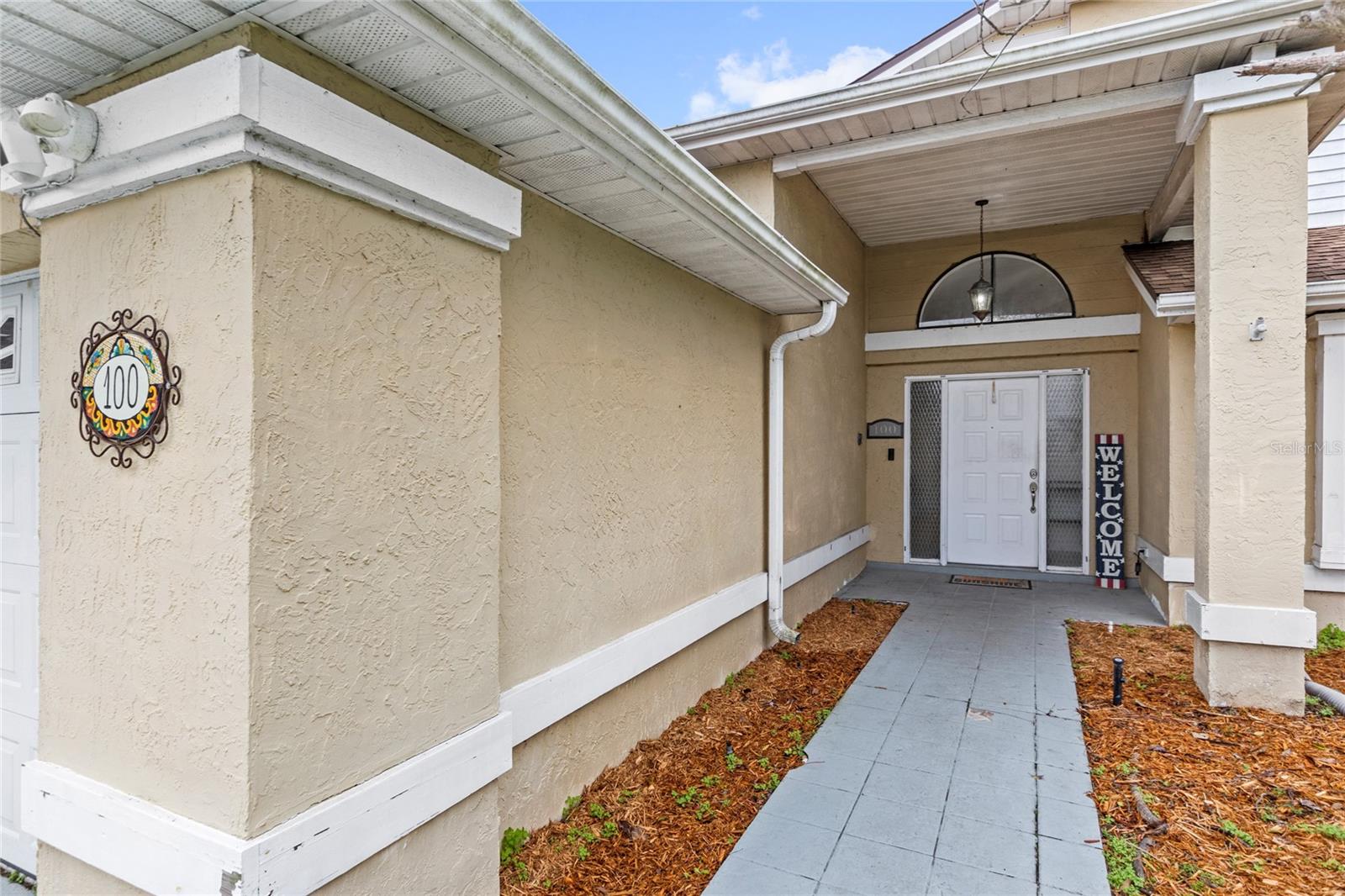 Image 9 of 35 For 100 Honeywood Court