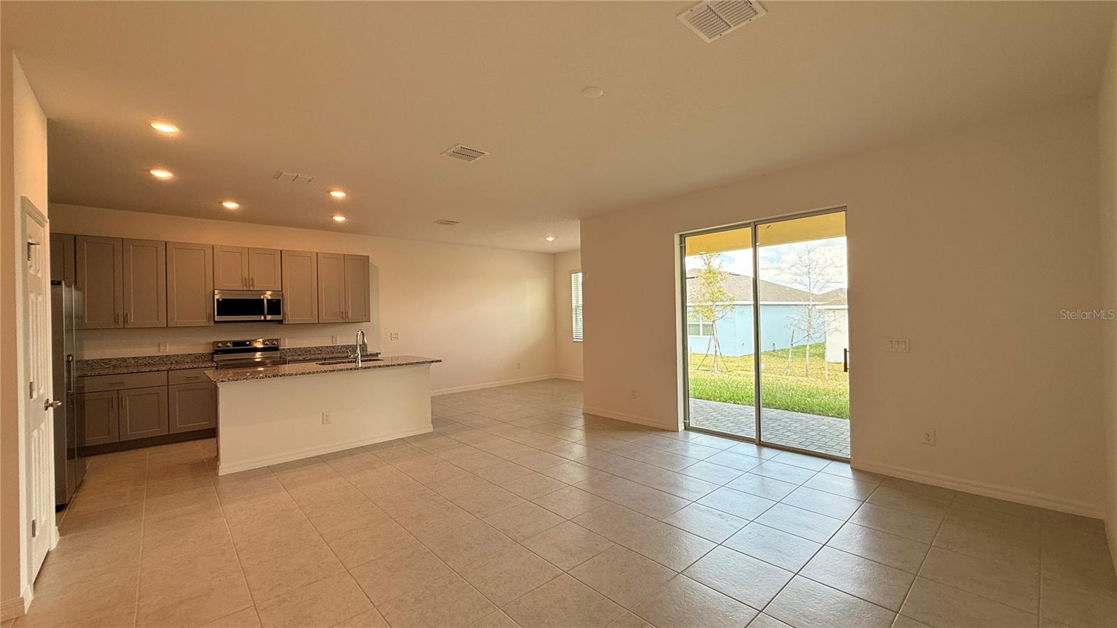 Image 8 of 41 For 1571 Gardiner Street