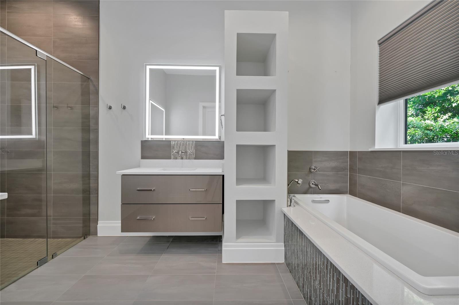 Image 33 of 74 For 13643 Lake Cawood Drive