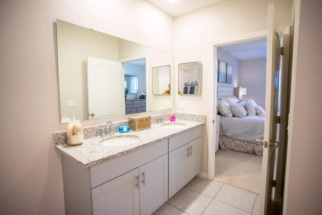 Image 13 of 19 For 5048 Silver Bell Drive