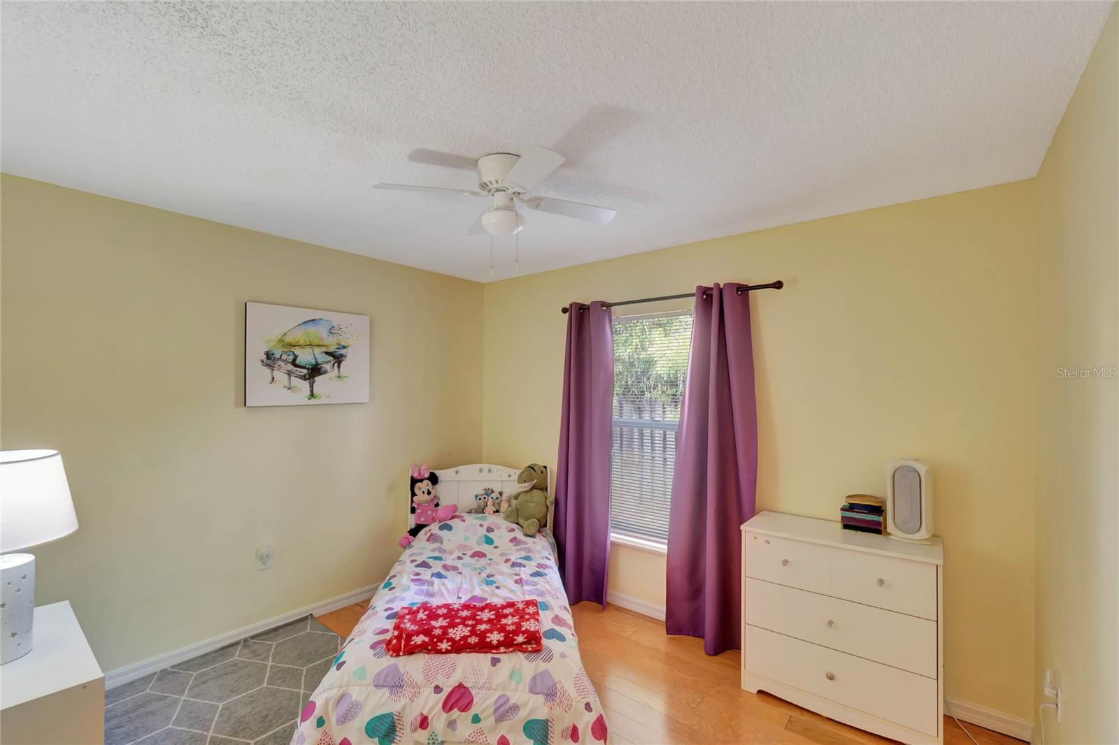 Image 21 of 23 For 647 Holbrook Avenue
