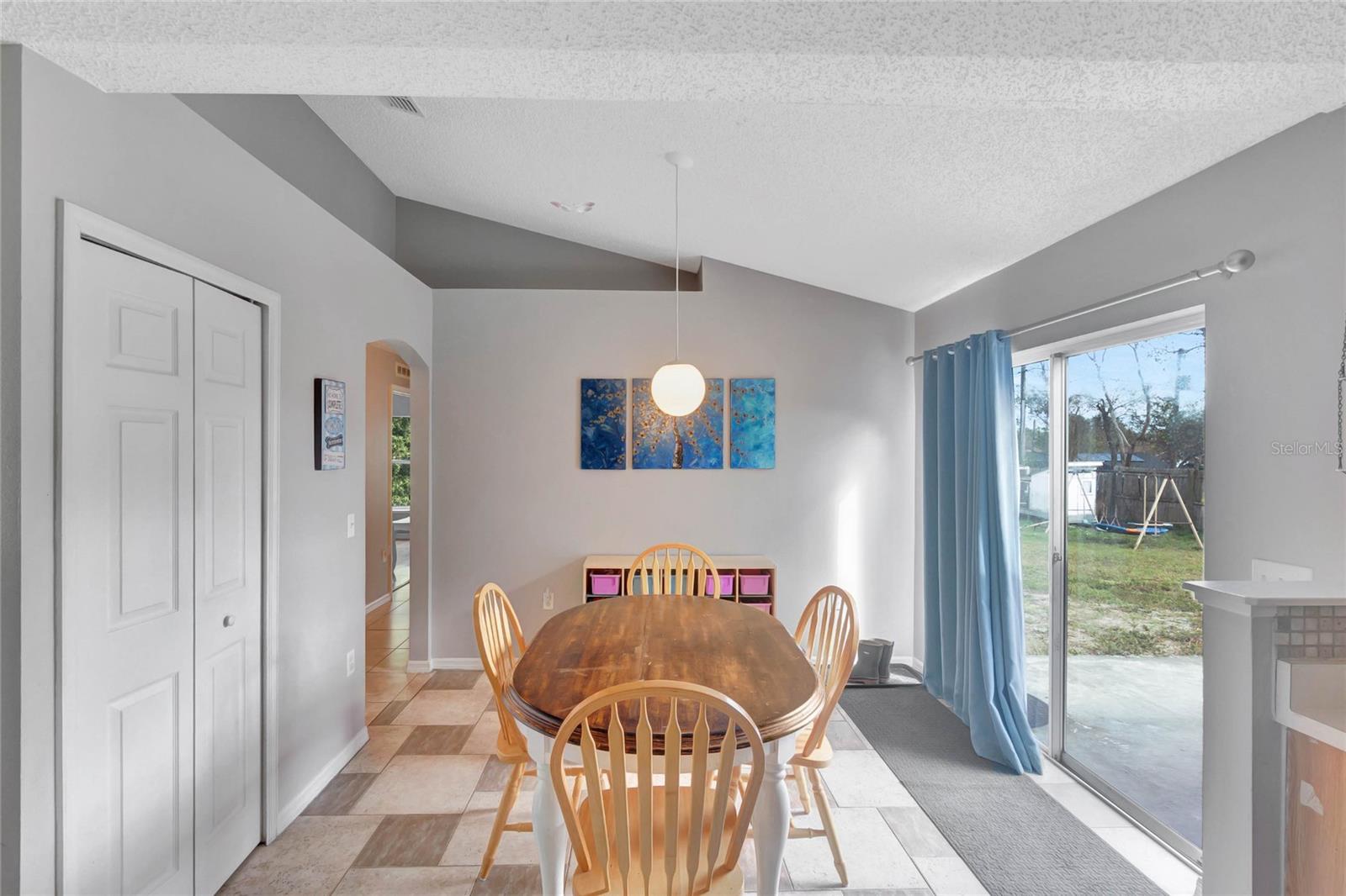 Image 8 of 23 For 647 Holbrook Avenue