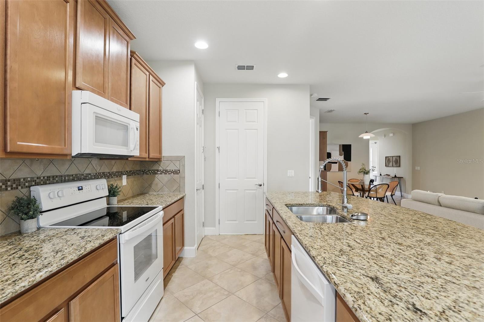 Image 12 of 41 For 11866 Barletta Drive