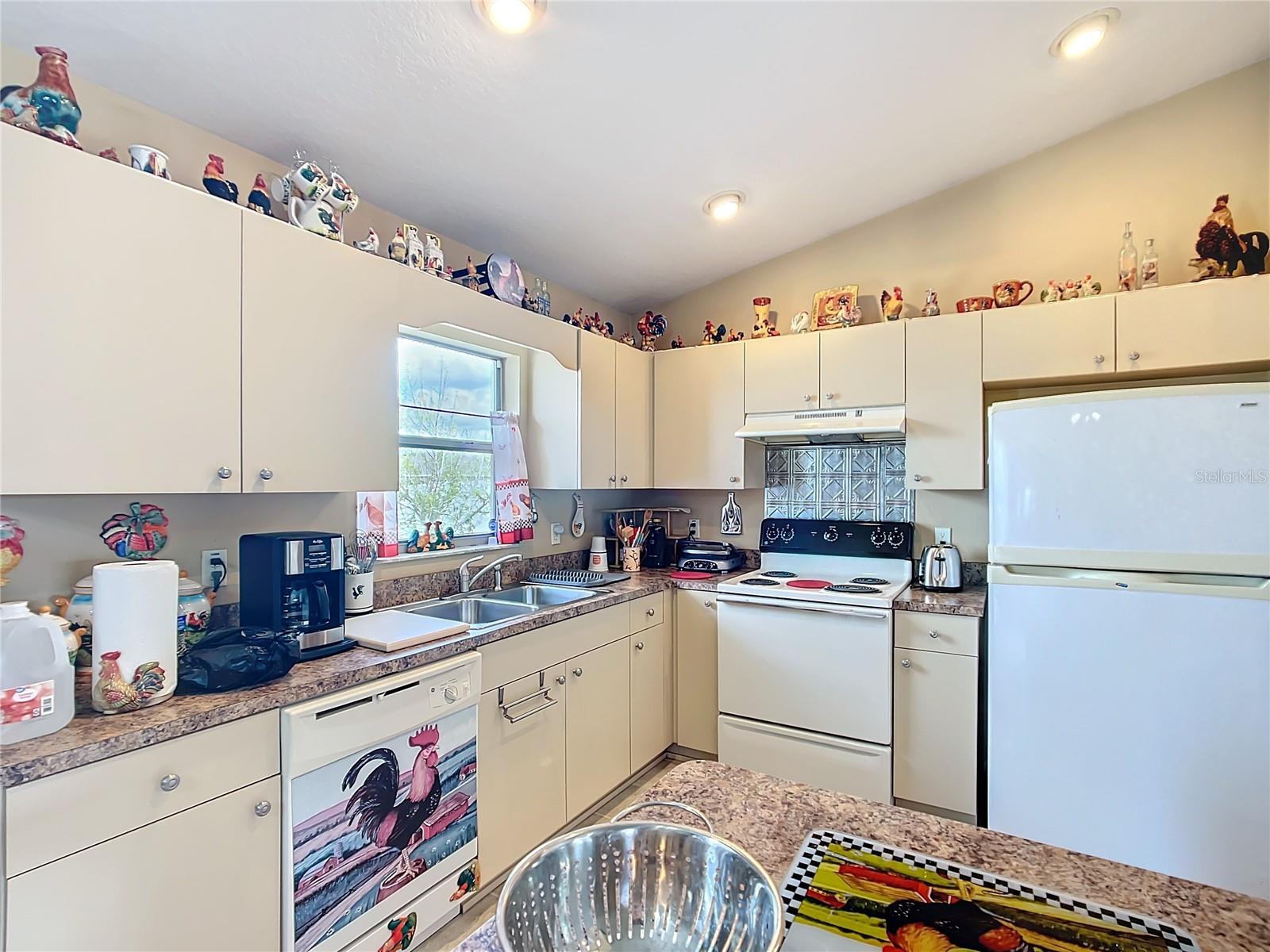 Image 14 of 41 For 5361 92nd Street