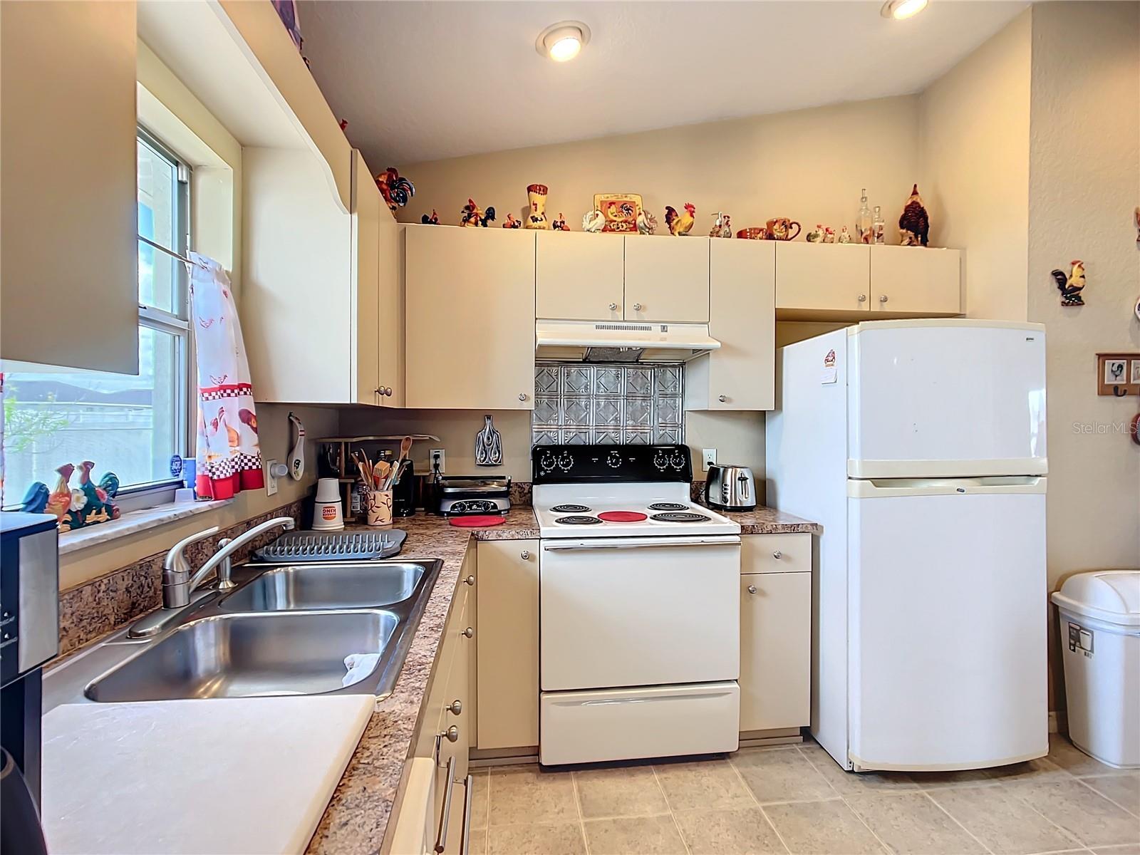 Image 15 of 41 For 5361 92nd Street