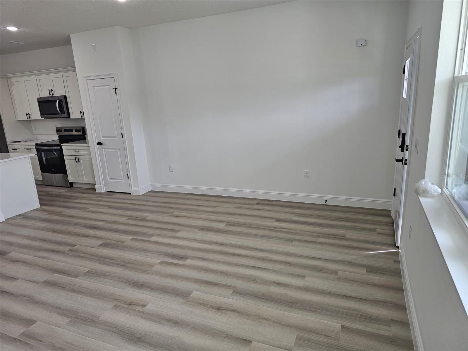 Image 7 of 44 For 7169 Tallwood Drive