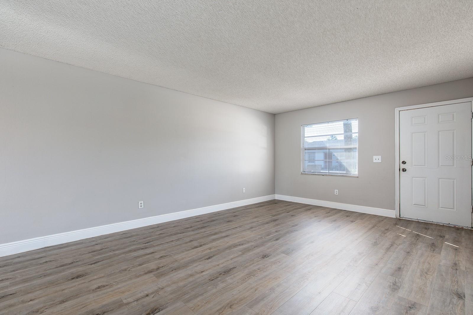 Image 4 of 20 For 97 Lake Villa Way