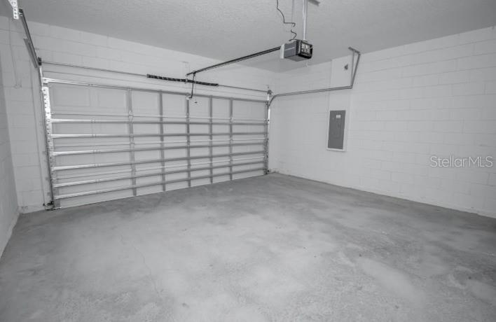 Listing photo id 27 for 9451 Emellia Avenue