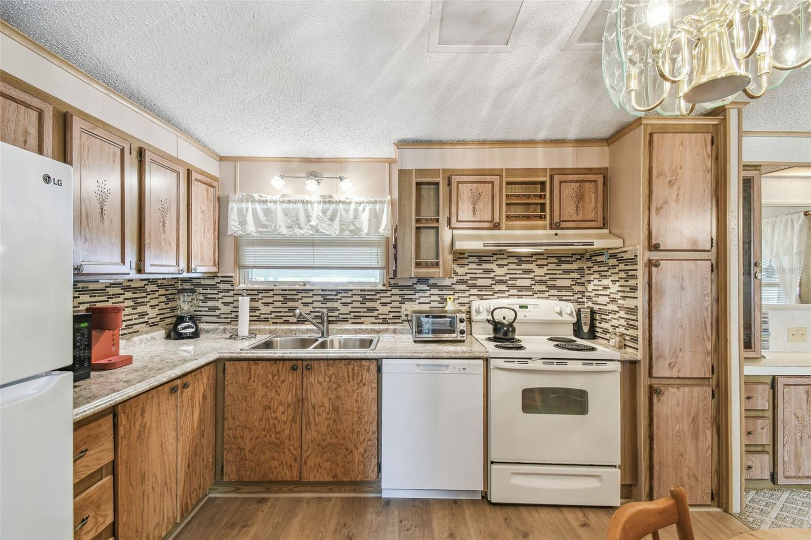 Image 11 of 27 For 2706 Cranmoor Drive