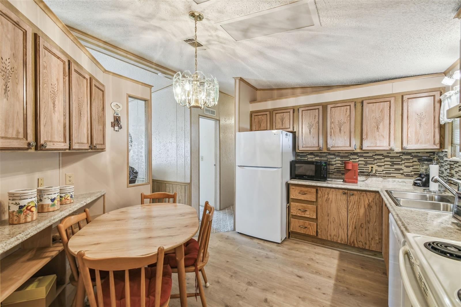 Image 12 of 27 For 2706 Cranmoor Drive
